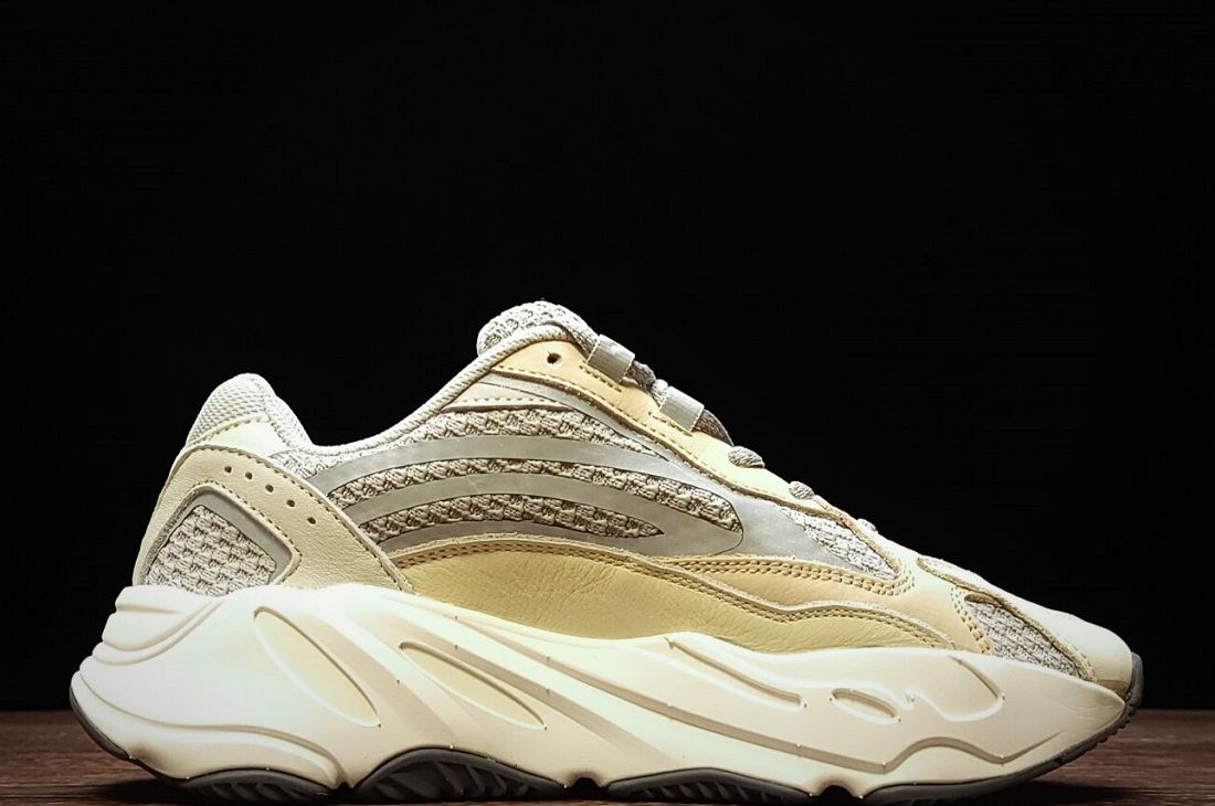 Yeezy 700 V2 Cream Fake/Rep to Buy Right Now (2)
